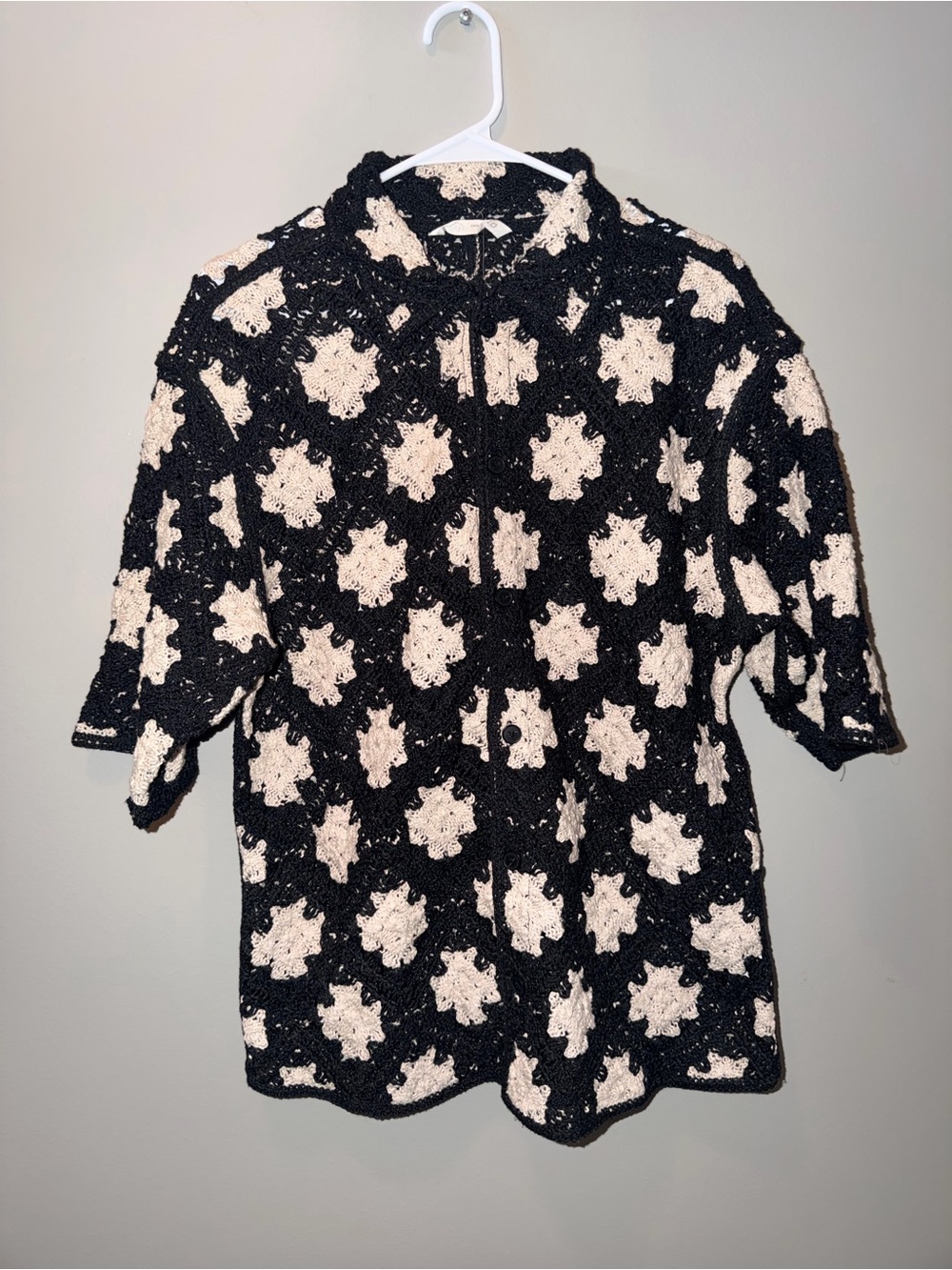 Zara Size M Black & Cream Floral Crochet Button-Up Shirt